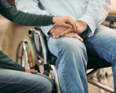 Zadowoleni seniorzy po uporządkowaniu spraw emerytalnych